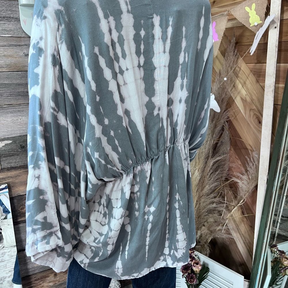 Sim & Sam S/M Tie Dye White/Gray Kimono - Picture 4 of 10